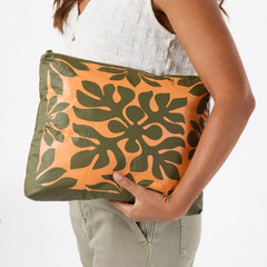 Kaʻulu MAX Pouch in Papaya on Olive