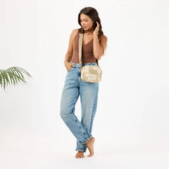 Hana Hou Keep It Light Le Tour in Creme on Dune